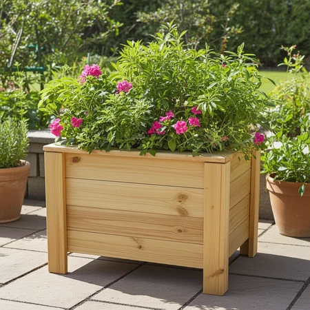 אדנית גינה עץ אורן מלא דגם Square